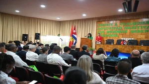 Duong Bich Diep, Director of the Green Economics Institute, speaks at the launch of the Viet Nam-Cuba Agricultural Biotechnology and Natural Healthcare Network in Havana.