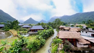 A corner of Lam Thuong Valley by the Khuoi Noi stream.