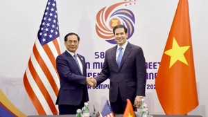 Vietnamese Deputy Prime Minister and Minister of Foreign Affairs Bui Thanh Son and US Secretary of State Marco Rubio. (Photo: VNA)