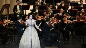 The concert brings together leading Chinese and Vietnamese artists.