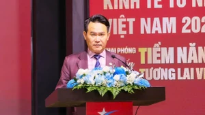Dang Hong Anh, Chairman of the VYEA speaks at the event.