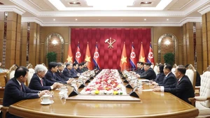 Party General Secretary To Lam holds talks with General Secretary of the Workers' Party of Korea (WPK) and President of the State Affairs of the Democratic People's Republic of Korea (DPRK) Kim Jong Un. (Photo: VNA) 