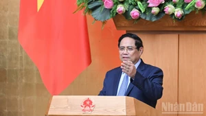 Prime Minister Pham Minh Chinh speaks at meeting. (Photo: Tran Hai)