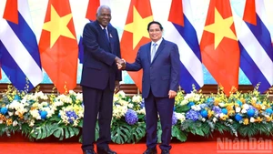 Prime Minister Pham Minh Chinh (right) and President of the National Assembly of People’s Power and President of the Council of State of Cuba Esteban Lazo Hernández (Photo: Tran Hai)
