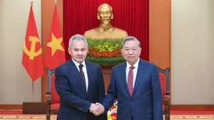 Party General Secretary To Lam and Secretary of the Security Council of the Russian Federation Sergey Shoigu at their meeting in Ha Noi on December 9. (Photo: Dang Khoa)