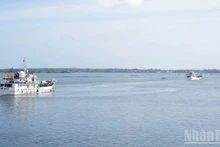 The KN 306 and KN 317 ships set off on their Tet duty. (Photo: NDO)