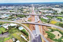 The interchange connects Ring Road 3 with the Ben Luc–Long Thanh Expressway and the Ho Chi Minh City–Trung Luong Expressway. (Photo: NDO)