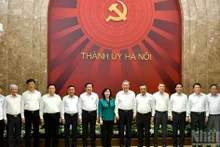 General Secretary To Lam with leaders of the Party, State and the Standing Committee of the Ha Noi Party Committee.
