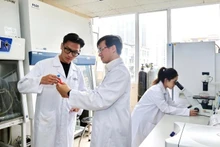 Students at the University of Science and Technology of Ha Noi (USTH) under the VAST conduct research on scientific projects with strong practical applications. (Photo: USTH)