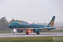 A series of Viet Nam Airlines flights cancelled due to the impact of storm Wipha (Photo: NDO)