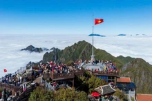 Fansipan peak, the highlight of Sa Pa National Tourism Area (Photo: NDO)