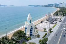 Agarwood Tower along the Nha Trang coastline. (Photo: NGUYEN PHUONG/NDO)