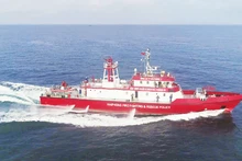 The fire-fighting, rescue and salvage ship built by Factory Z173 for the police force has been highly appreciated in practice. (Photo: NDO)