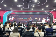 A community project titled “Digital literacy for all – Let’s learn AI together” has attracted nearly 8,000 participants from across the country. (Photo: nhandan.vn)