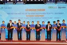 Leaders of Phu Tho Province and Meiko Group cut the ribbon at the ceremony. (Photo: NDO)