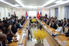 Overview of the meeting at the Vietnamese Embassy in Cambodia. (Photo: DINH TRUONG)