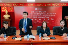 Representatives of the organising committee share information about this year's forum. (Photo: NDO)