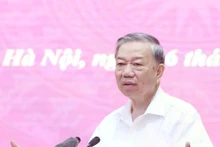 Party General Secretary To Lam speaks at the working session. (Photo: VNA)