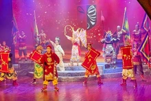 An art performance at the opening ceremony of the festival. (Photo: NDO)