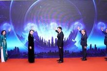 Leaders of the central agencies and Ha Noi attend the launching ceremony of the “Digital Front” platform.