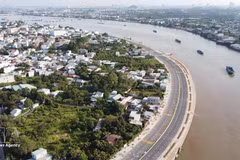 The Dong Nai River corridor economic axis, along with the Free Trade Zone and the Airport Urban Area, is expected to become a new growth pole for Dong Nai. (Photo: VNA)