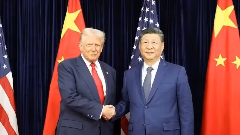General Secretary and President of China Xi Jinping meets US President Donald Trump in Busan, the Republic of Korea, on October 30, 2025. (Photo: www.gov.cn) )