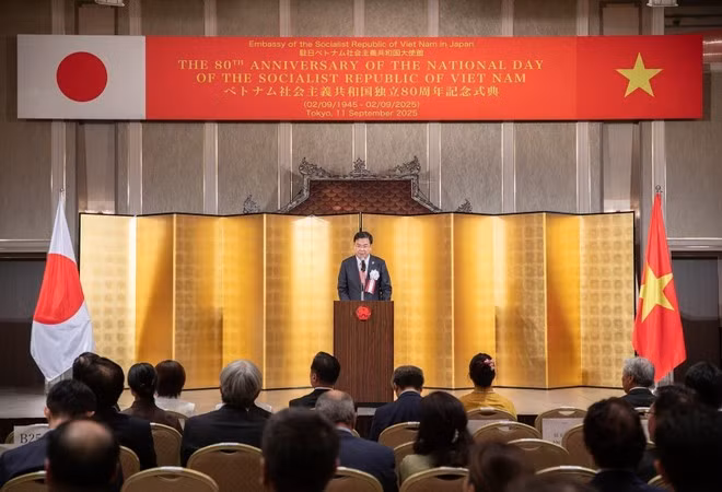 Vietnamese Ambassador Pham Quang Hieu speaks at the ceremony. (Photo: VNA)