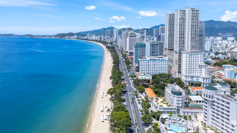 According to a newly released report by the Mastercard Economics Institute (MEI), Nha Trang ranks 11th among the top 15 global travel destinations for summer 2025.