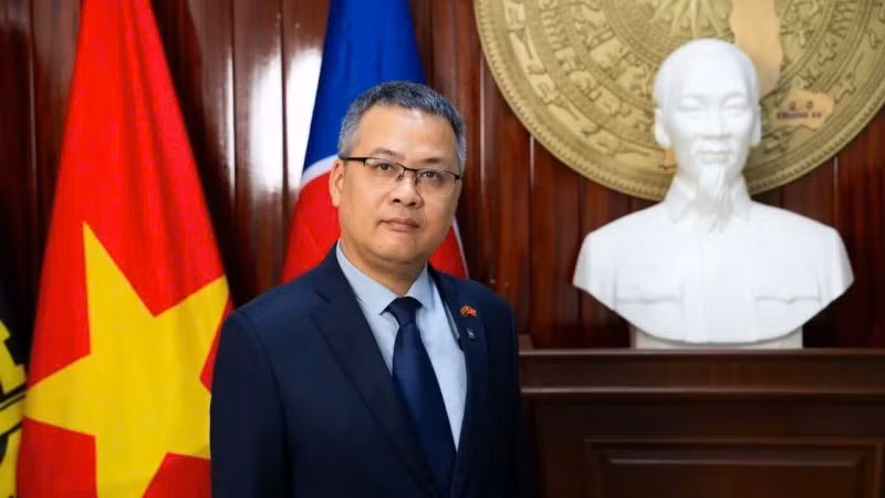 Ambassador Duong Chinh Chuc. (Photo: Courtesy of the Embassy of Viet Nam in Angola.)