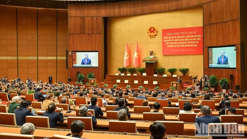 The nationwide conference on disseminating and implementing Politburo Resolutions No. 79-NQ/TW and 80-NQ/TW. (Photo: DUY LINH)