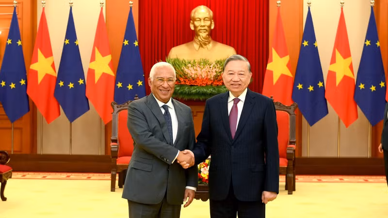 General Secretary To Lam receives President of the European Council Antonio Costa. (Photo: DANG KHOA)