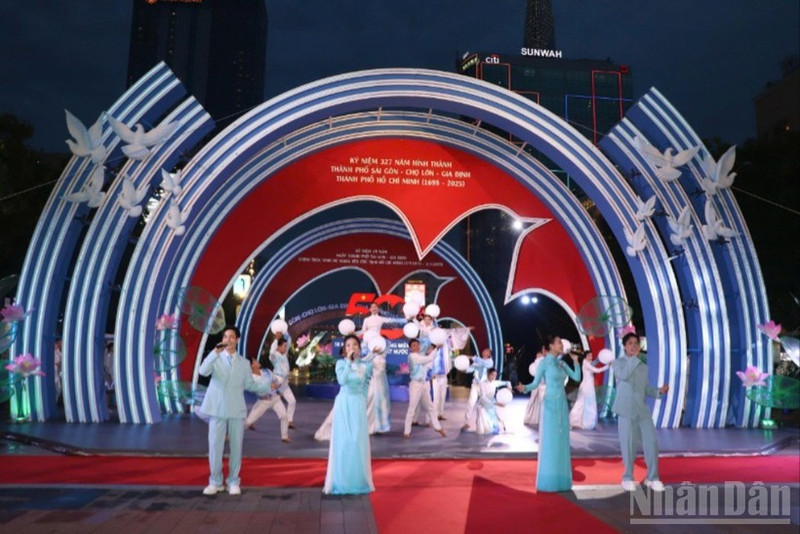 Ho Chi Minh City kicks off a series of cultural and public engagement activities for its 327 anniversary