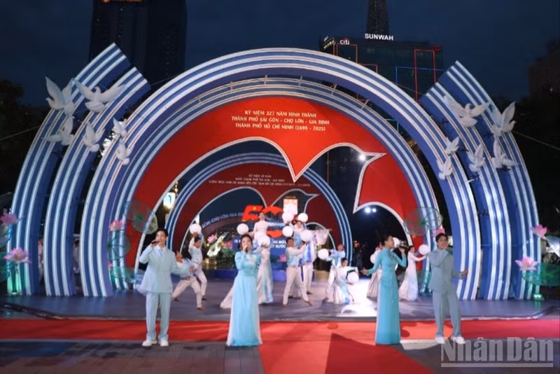 Ho Chi Minh City kicks off a series of cultural and public engagement activities for its 327 anniversary