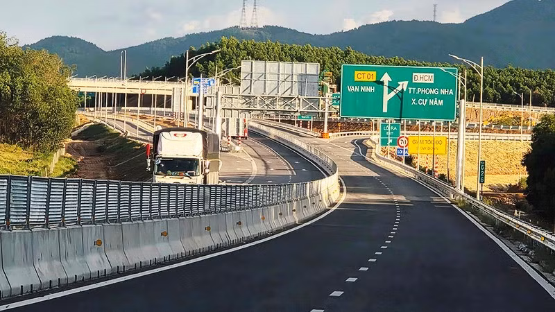Newly inaugurated transport infrastructure projects enhance connectivity and strengthen regional linkages. (Photo: Bac Son)