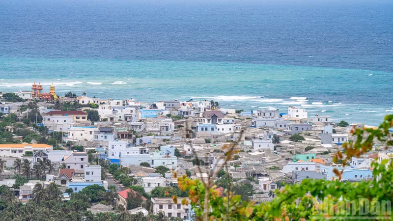 Peaceful villages across the Phu Quy Special Zone can be seen from the lighthouse tower.
