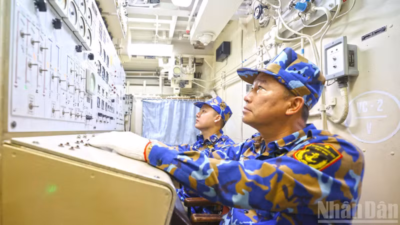 Combat readiness training aboard Ship 267.
