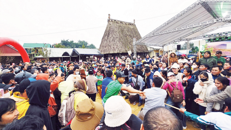The programme “Springtime at the Border Guard Station– Warming the hearts of local residents” is held in the border commune of Hung Son, Da Nang.