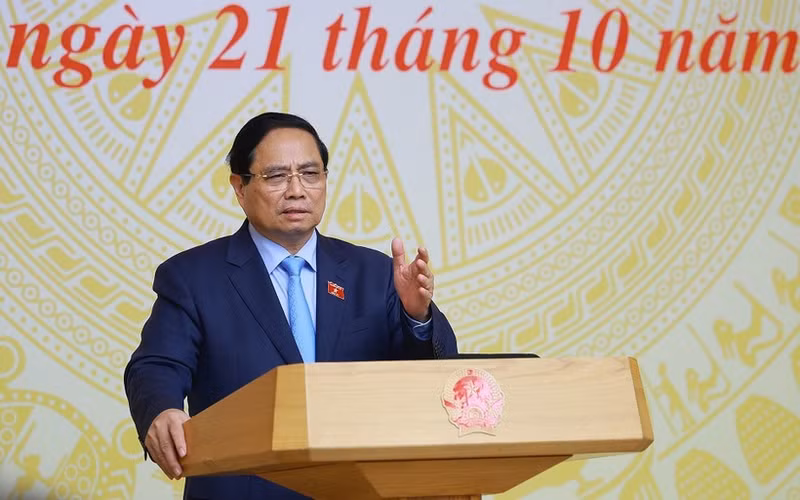 Prime Minister Pham Minh Chinh chairs the 18th meeting of the National Steering Committee for Combating Illegal, Unreported and Unregulated Fishing. (Photo: VNA)