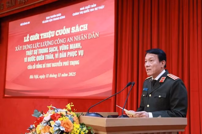 Minister of Public Security General Luong Tam Quang Quang addresses the launching ceremony on November 11. (Photo: VNA)