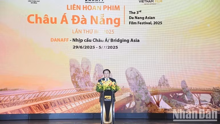 Politburo member Prof. Dr. Nguyen Xuan Thang speaking at the ceremony (Photo: NDO)