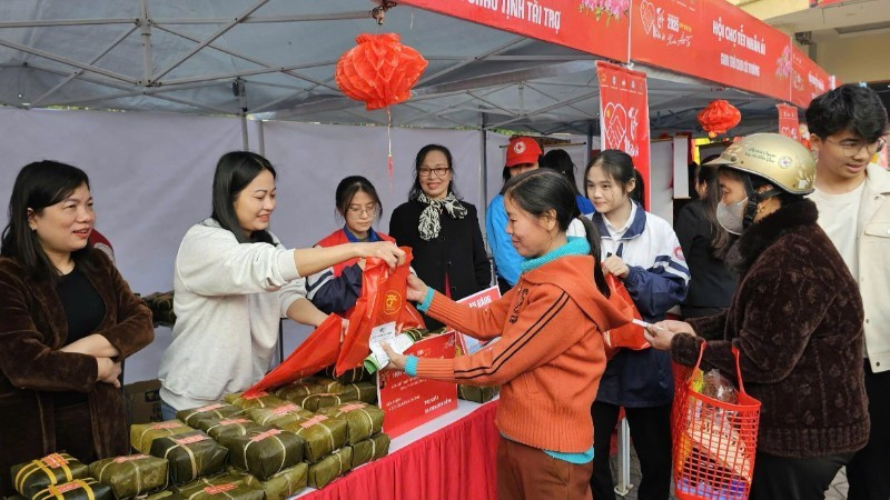 “Tet of Compassion” is organised to support needy households, people facing hardship and other vulnerable groups in preparation for Tet.