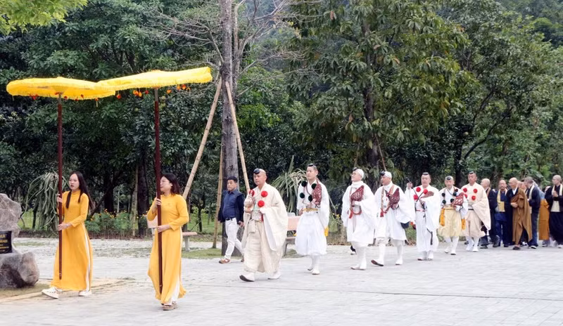 The Viet Nam – Japan Buddhist cultural exchange festival is held at the Tam Chuc National Tourist Complex in Ninh Binh province from November 15 to 16. (Photo: VNA)