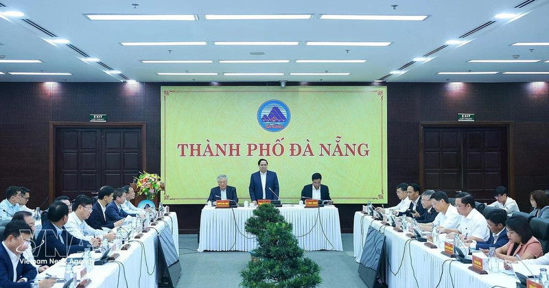 Prime Minister Pham Minh Chinh addresses a working session with the Da Nang Party Committee's Standing Board on February 28. (Photo: VNA)