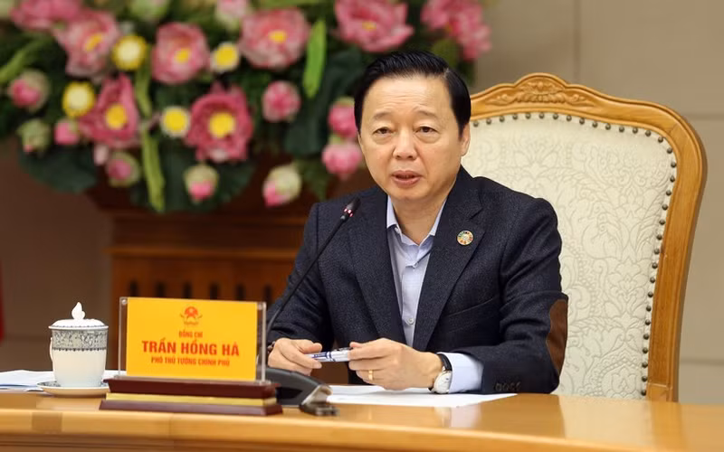 Deputy Prime Minister Tran Hong Ha, Chairman of the National Civil Aviation Security Committee, chairs a Committee meeting on preparations for the five-year term review and the launch of the newly restructured Committee (Photo: VGP/Minh Khoi).