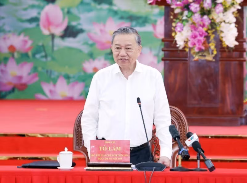 Party General Secretary To Lam speaks at a working session with the Standing Boards of the Party Committees of Can Tho, and Soc Trang and Hau Giang provinces on June 4. (Photo: VNA)
