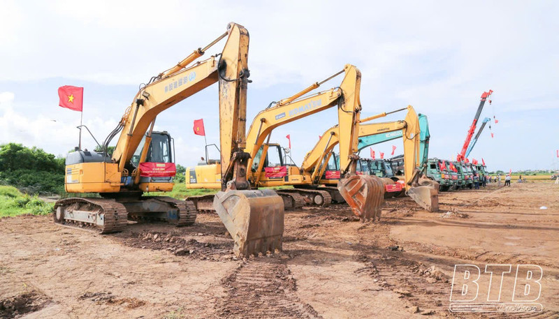 Works starts on a modern technology domestic solid waste incineration plant in Thai Thuy Commune.