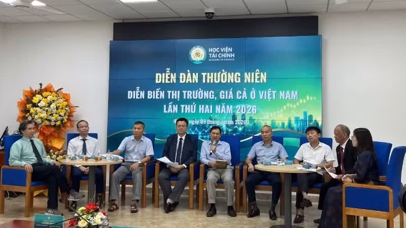The second annual forum on market and price developments in Viet Nam held on July 9. (Photo: NDO)