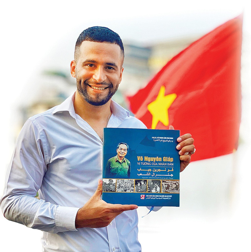 Saleem participates in translating renowned Vietnamese books into Arabic. (Photo: THANH TAM)