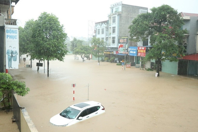 Flooding in Phan Dinh Phung ward, Thai Nguyen province. (Photo: VNA)