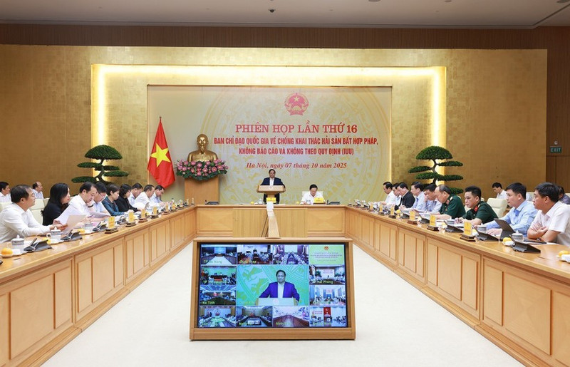 Prime Minister Pham Minh Chinh speaks at the 16th session of the National Steering Committee on combating IUU fishing on October 7, 2025. (Photo: VNA)